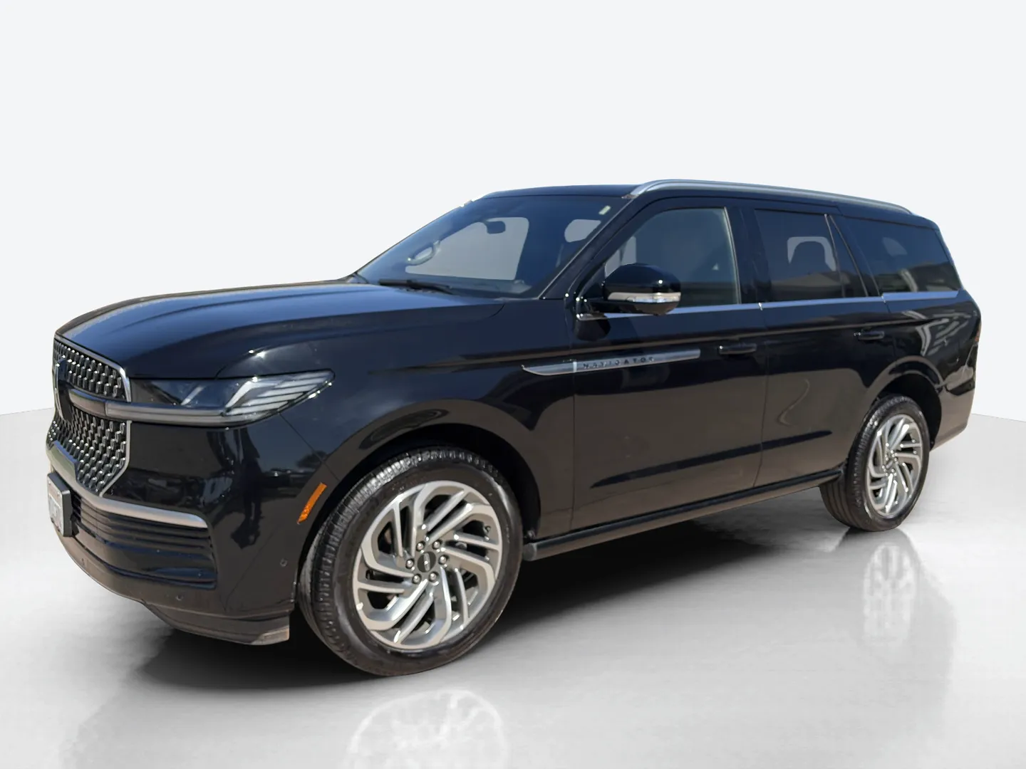 2025 Lincoln Navigator — image 1 of 6