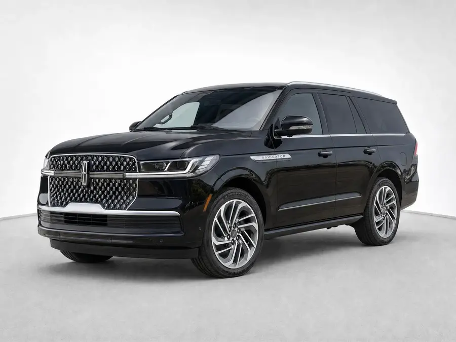 2025 Lincoln Navigator — image 1 of 9