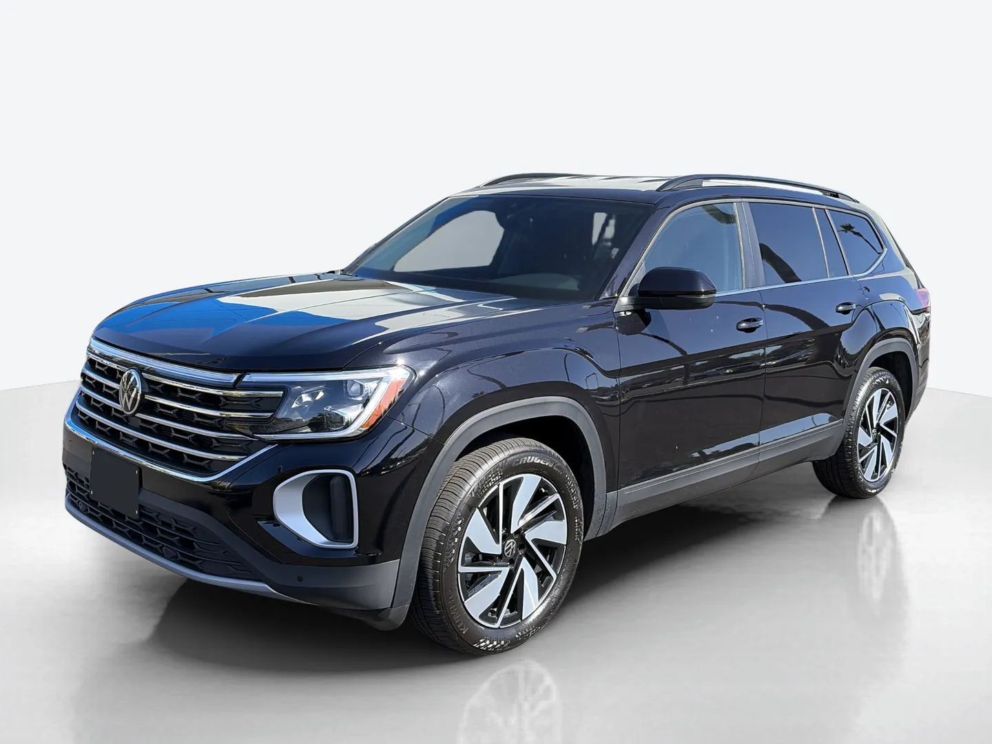 2026 Volkswagen Atlas — image 1 of 5