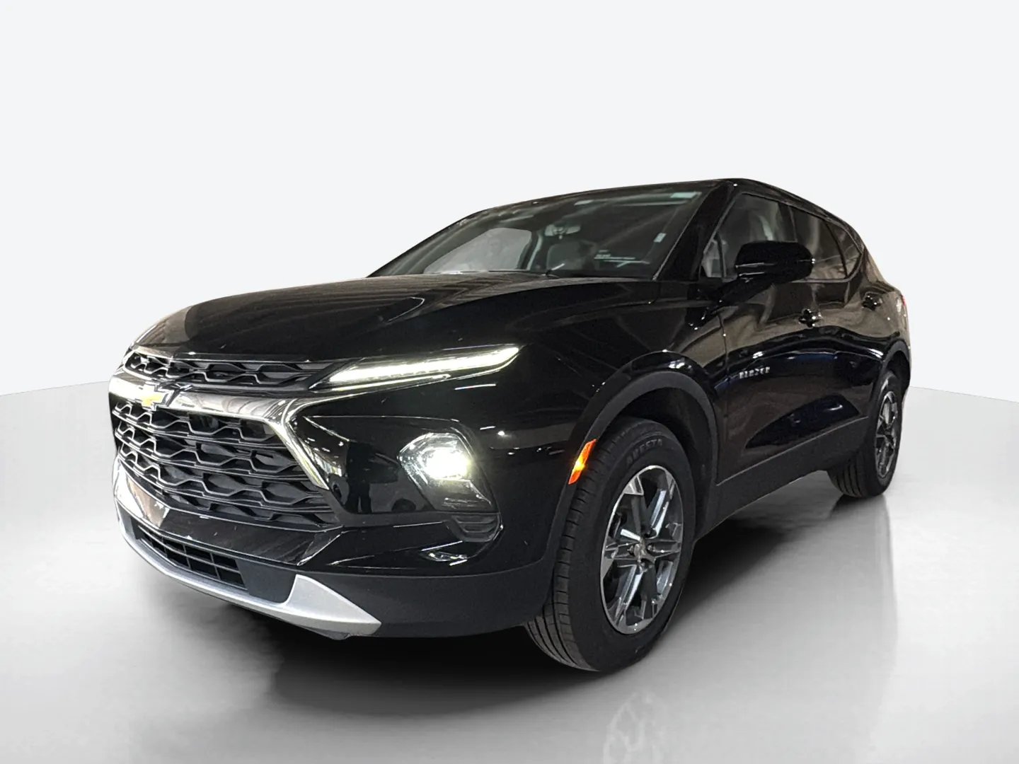 2025 Chevrolet Blazer — image 1 of 6
