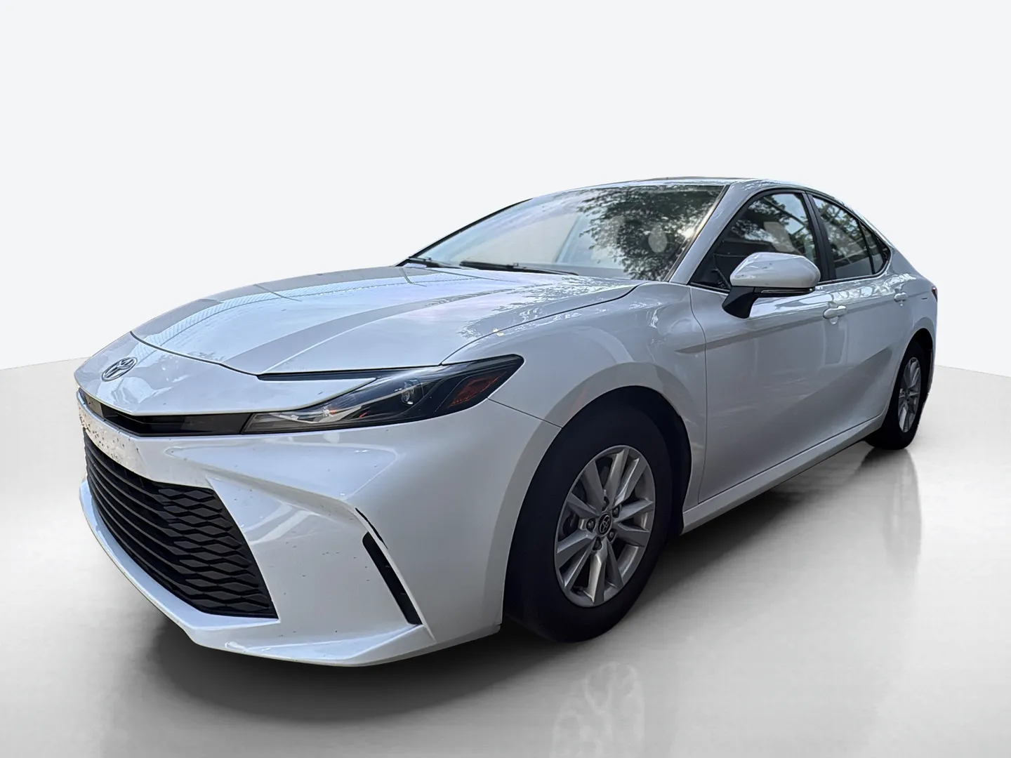2025 Toyota Camry — image 1 of 5