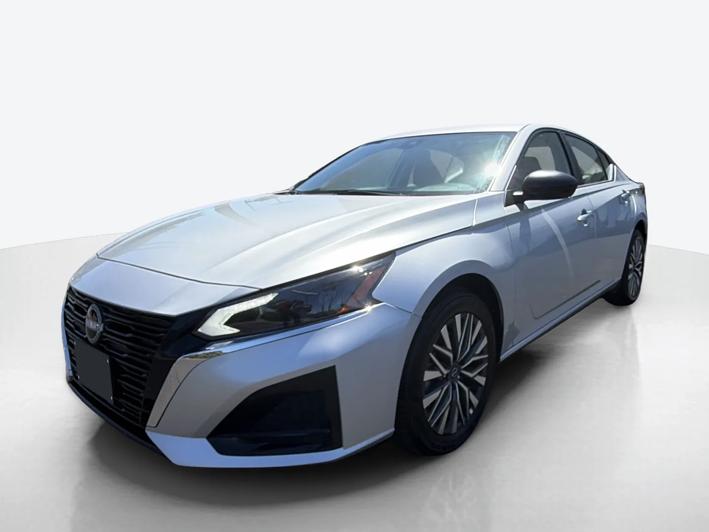 2025 Nissan Altima — image 1 of 5