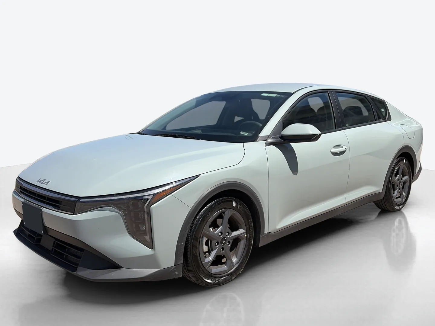 2025 Kia K4 — image 1 of 5