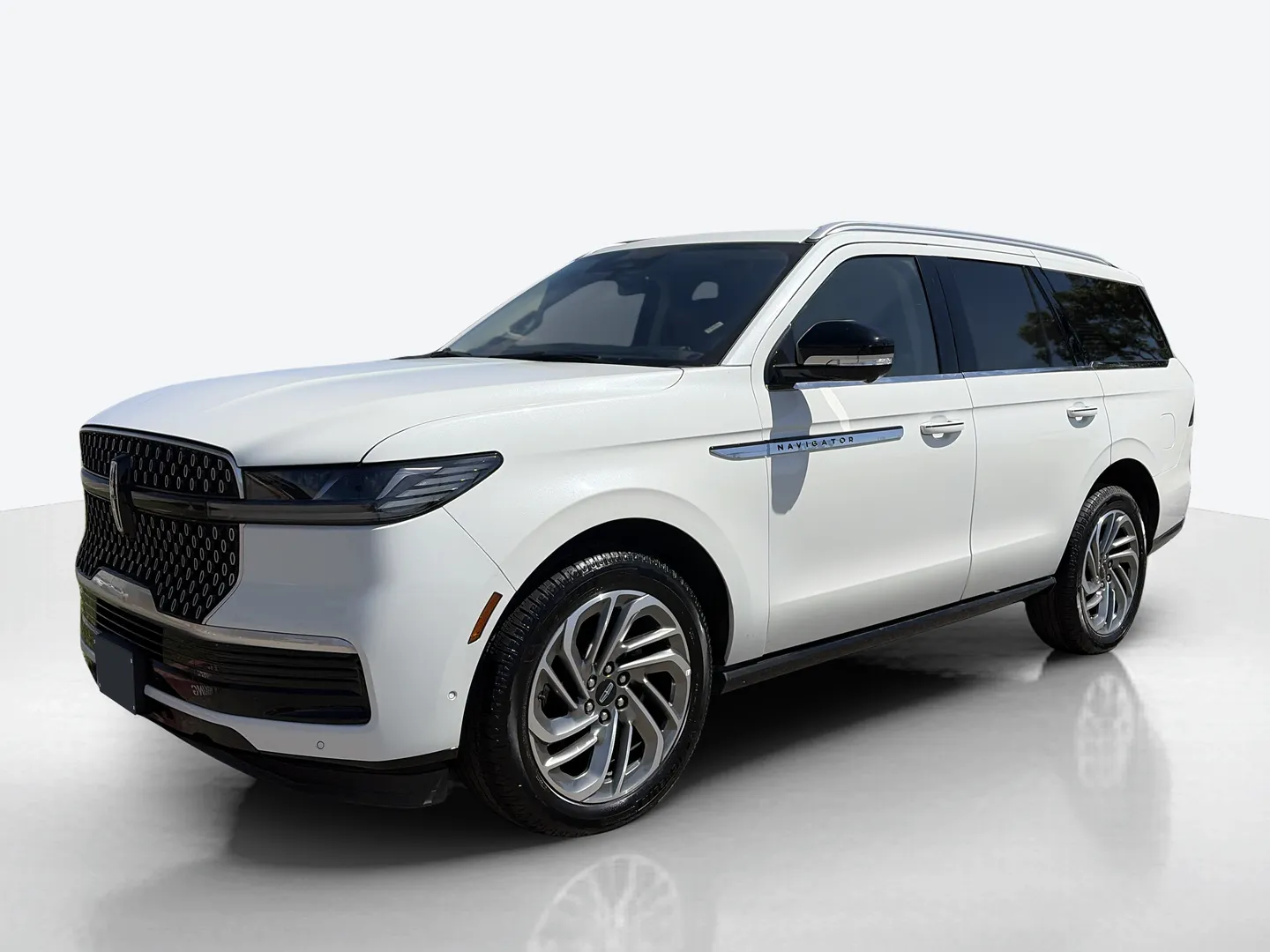 2025 Lincoln Navigator — image 1 of 5