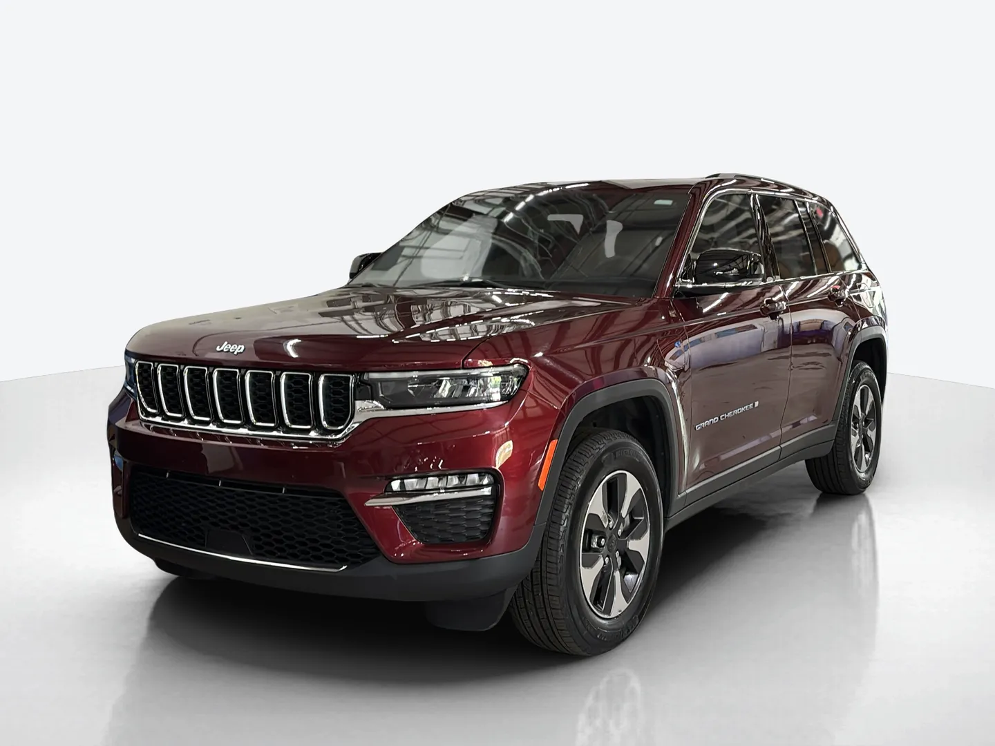 2025 Jeep Grand Cherokee 4xe — image 1 of 5