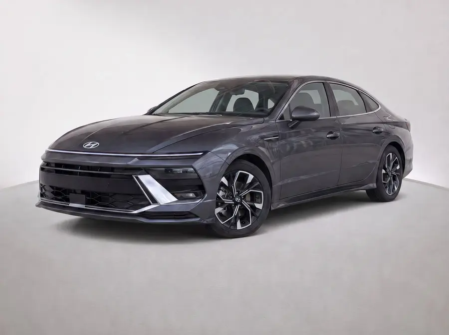 2025 Hyundai Sonata — image 1 of 9