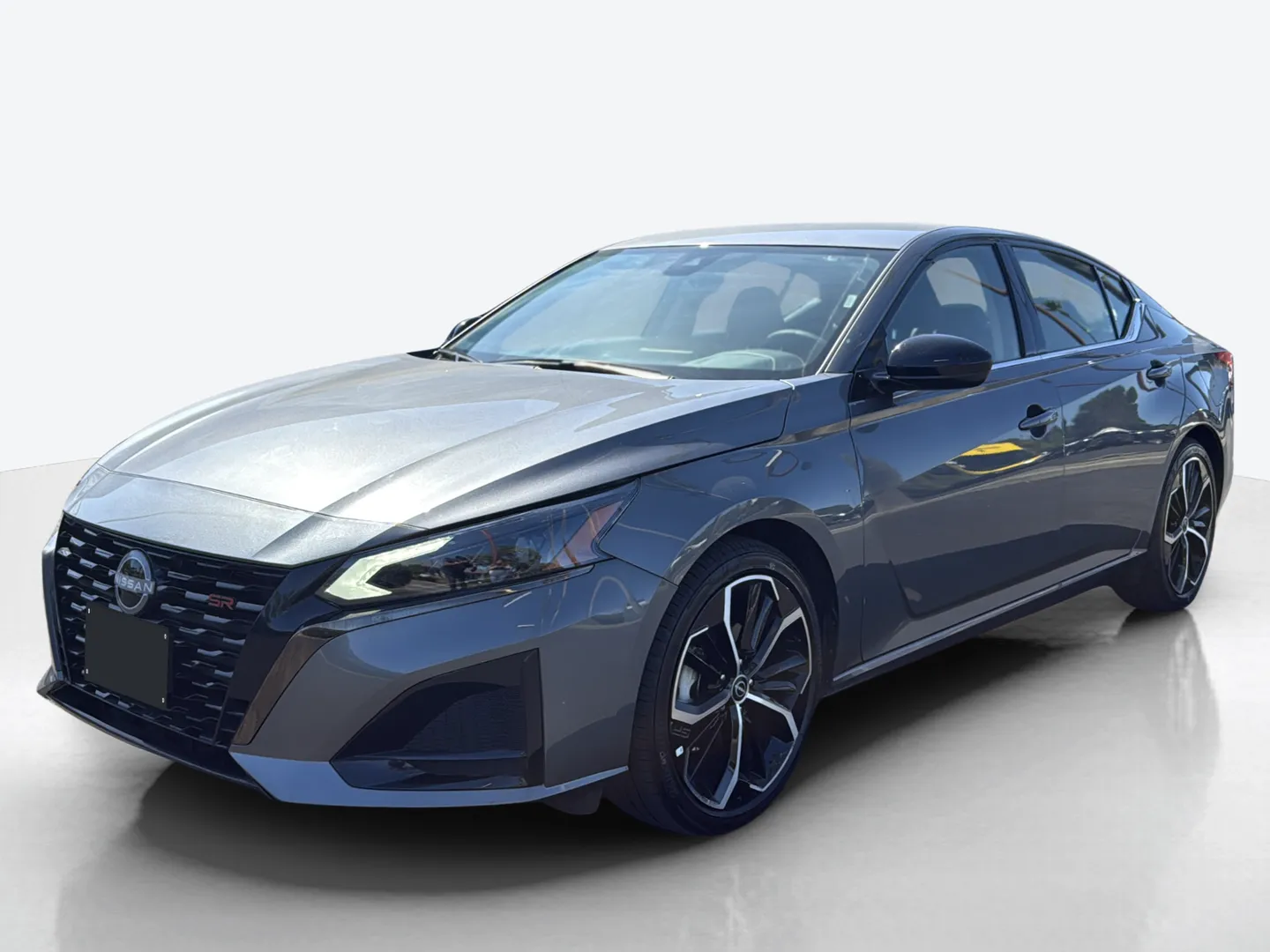 2025 Nissan Altima — image 1 of 5