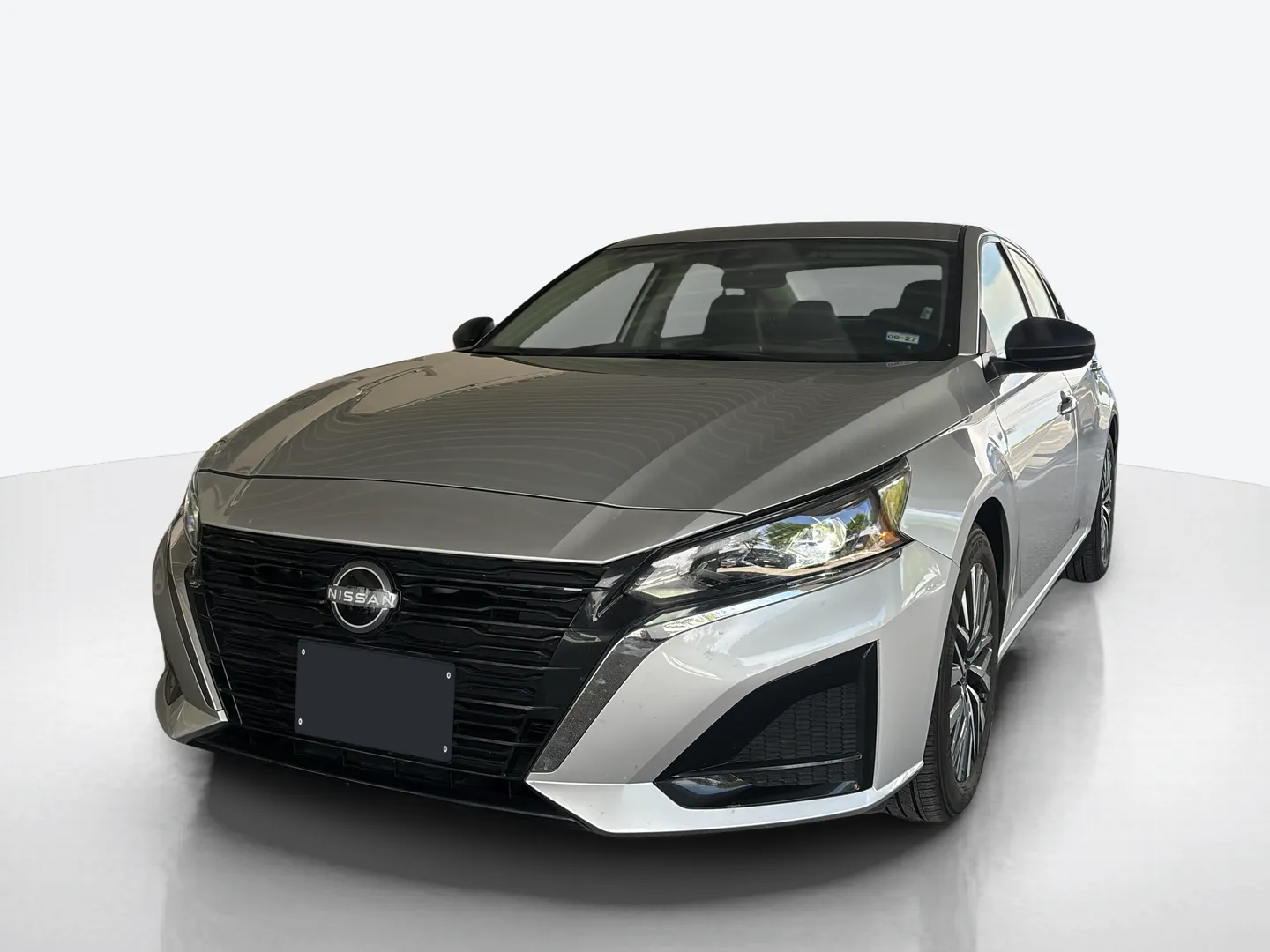 2025 Nissan Altima — image 1 of 8