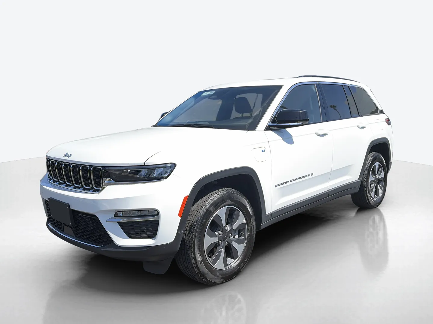2025 Jeep Grand Cherokee 4xe — image 1 of 7