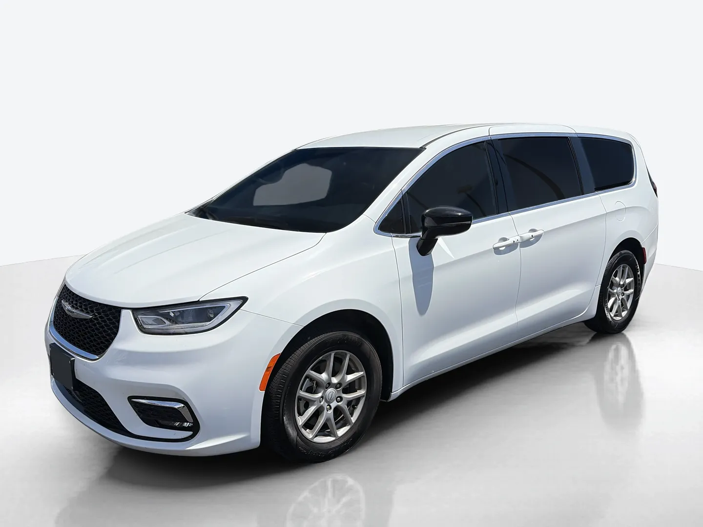 2026 Chrysler Pacifica — image 1 of 8