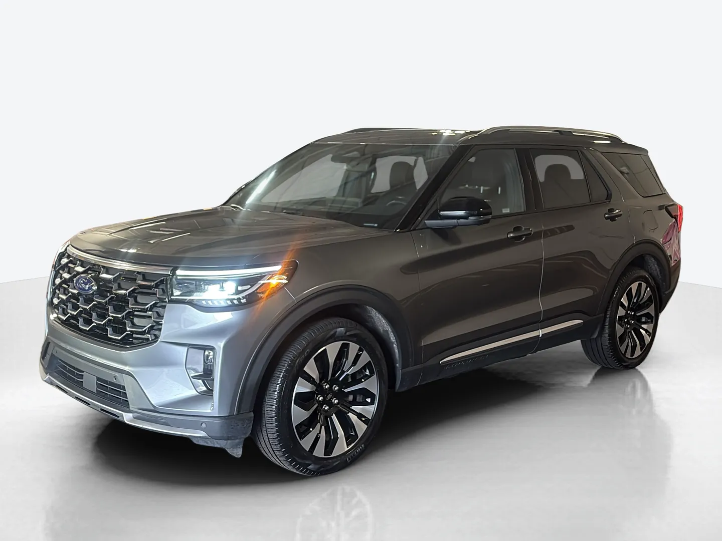 2025 Ford Explorer — image 1 of 8
