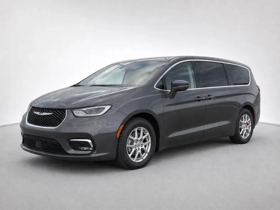 2023 Chrysler Pacifica — image 1 of 9