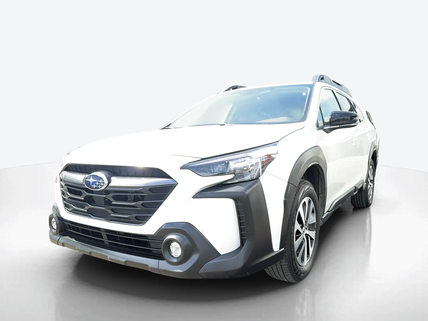 2025 Subaru Outback — image 1 of 8