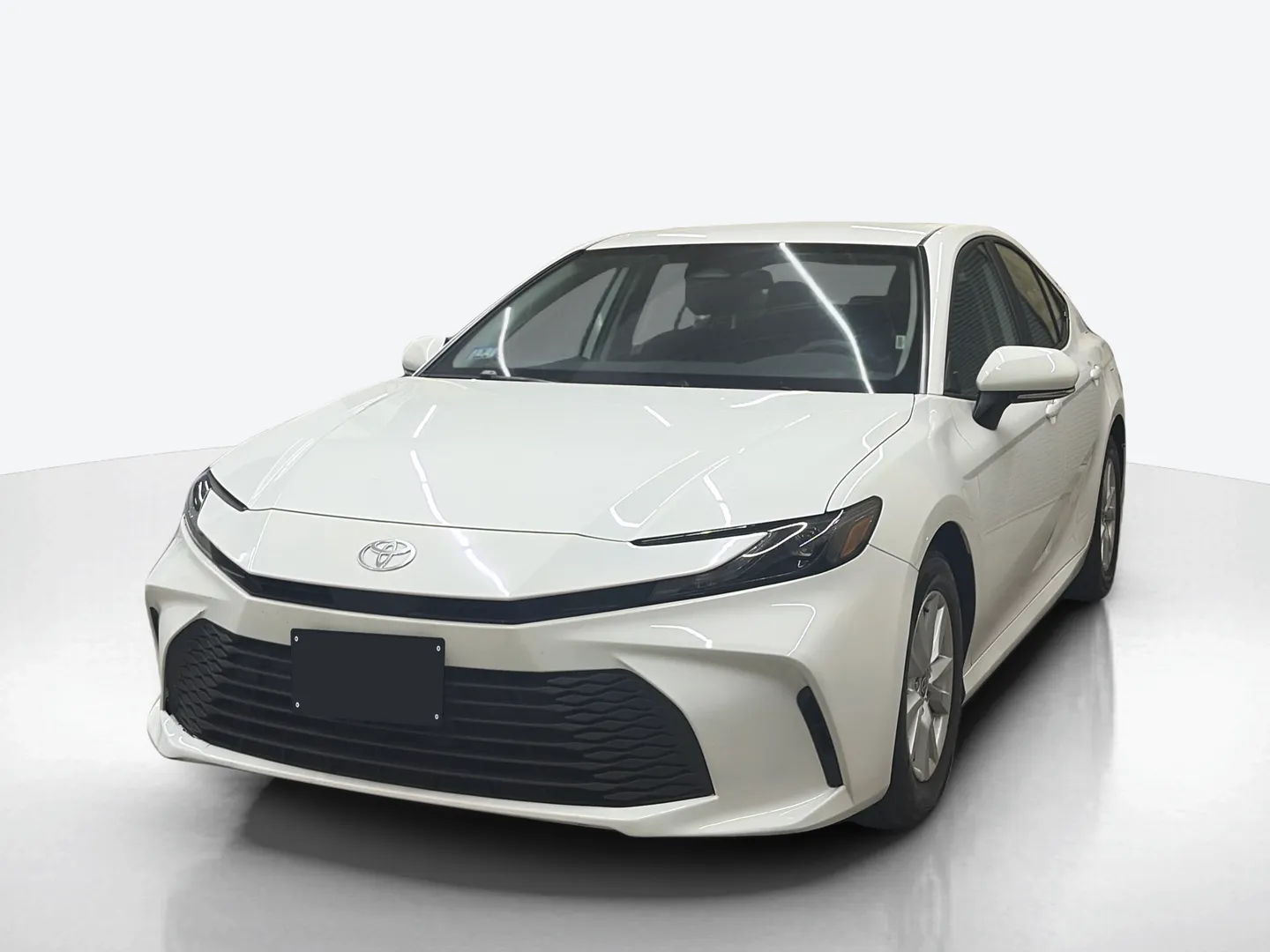 2025 Toyota Camry — image 1 of 8