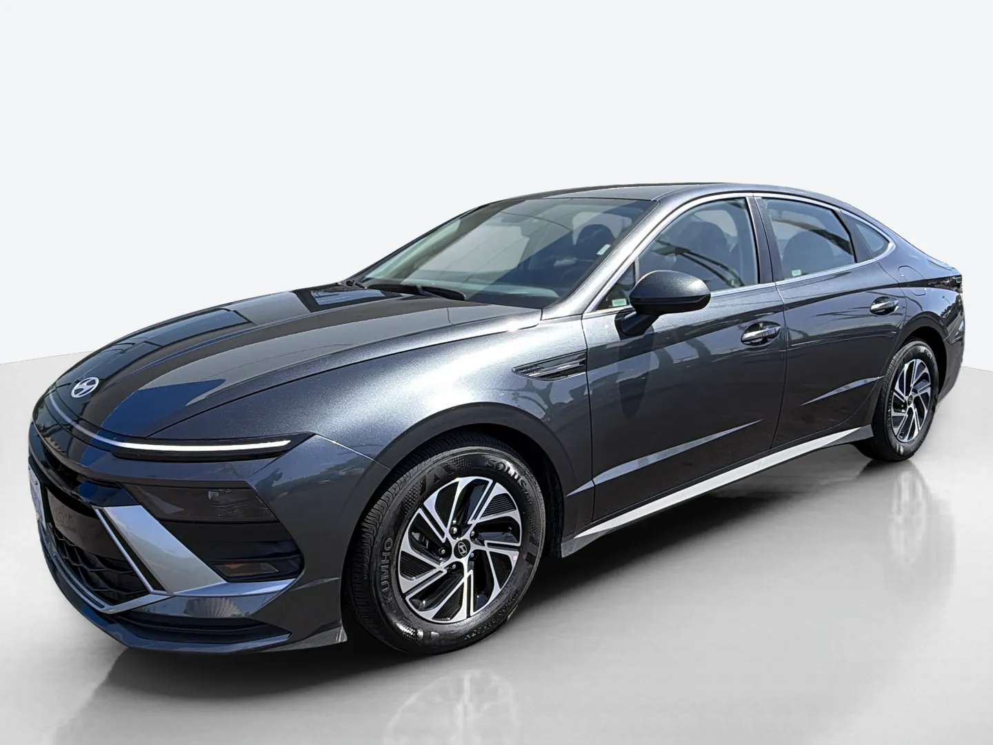 2026 Hyundai Sonata Hybrid — image 1 of 8