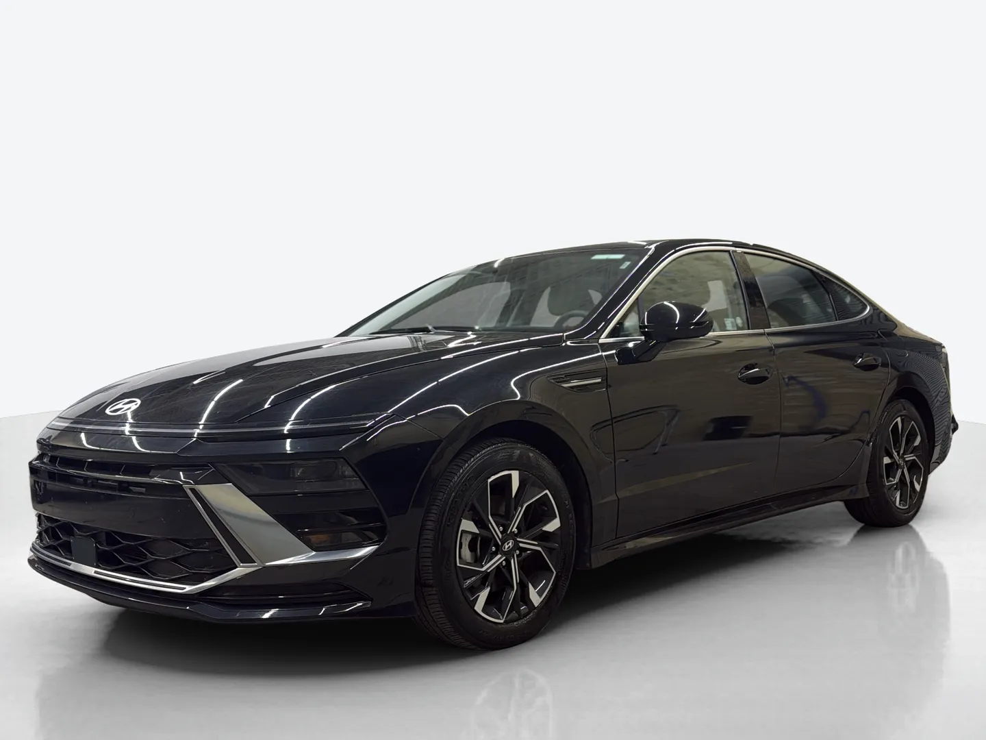 2025 Hyundai Sonata — image 1 of 8