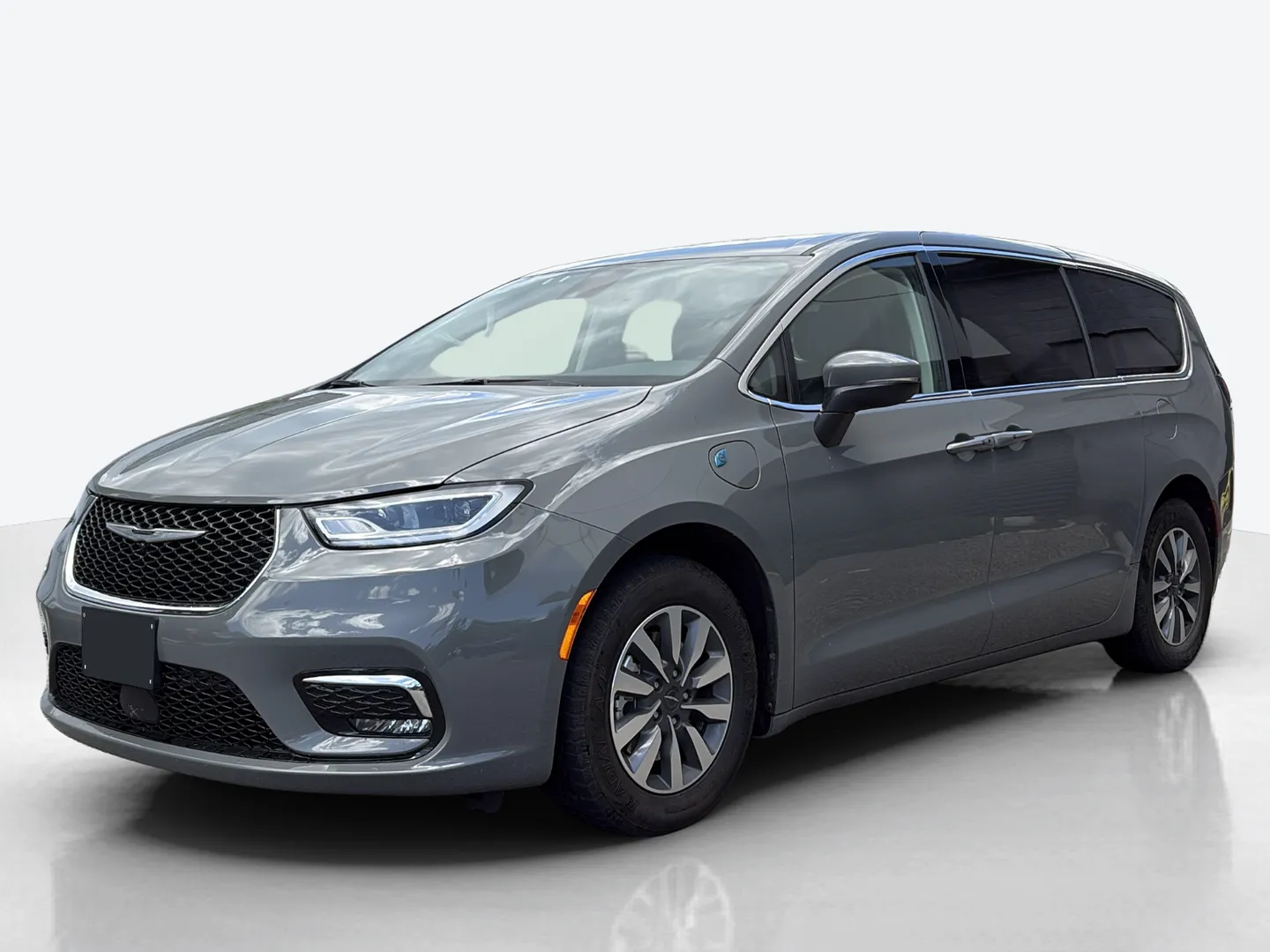 2023 Chrysler Pacifica — image 1 of 7