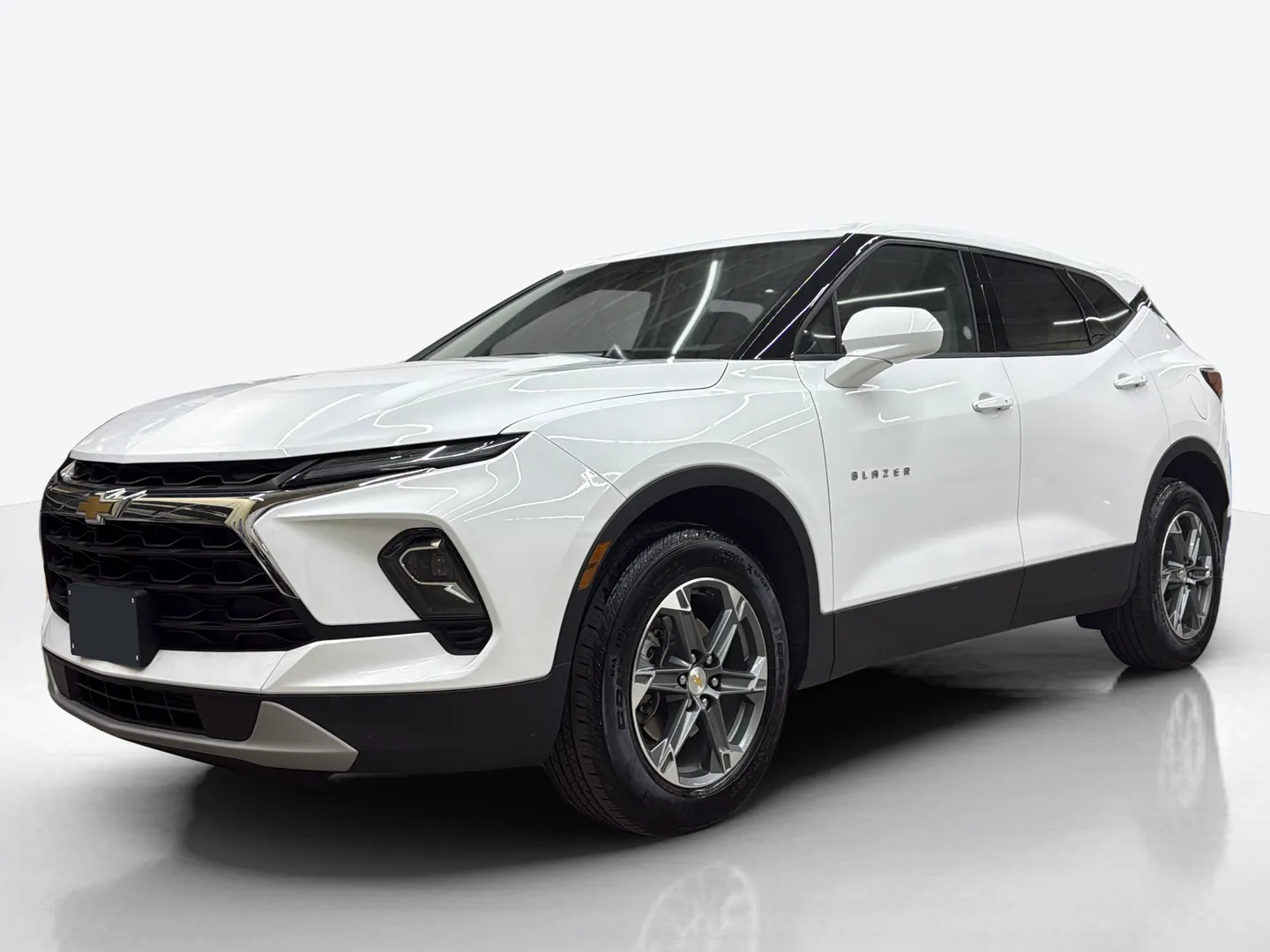 2025 Chevrolet Blazer — image 1 of 8
