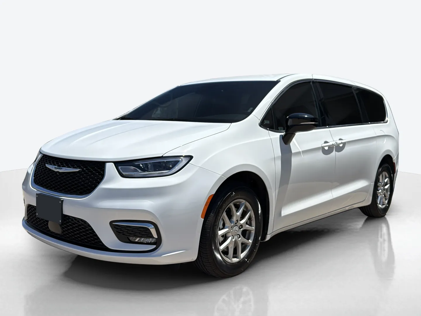 2026 Chrysler Pacifica — image 1 of 8