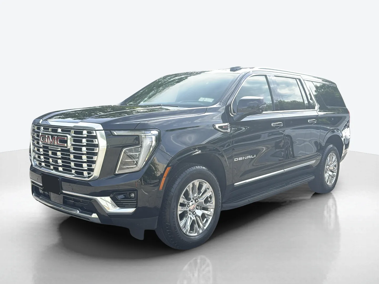 2025 GMC Yukon XL — image 1 of 8