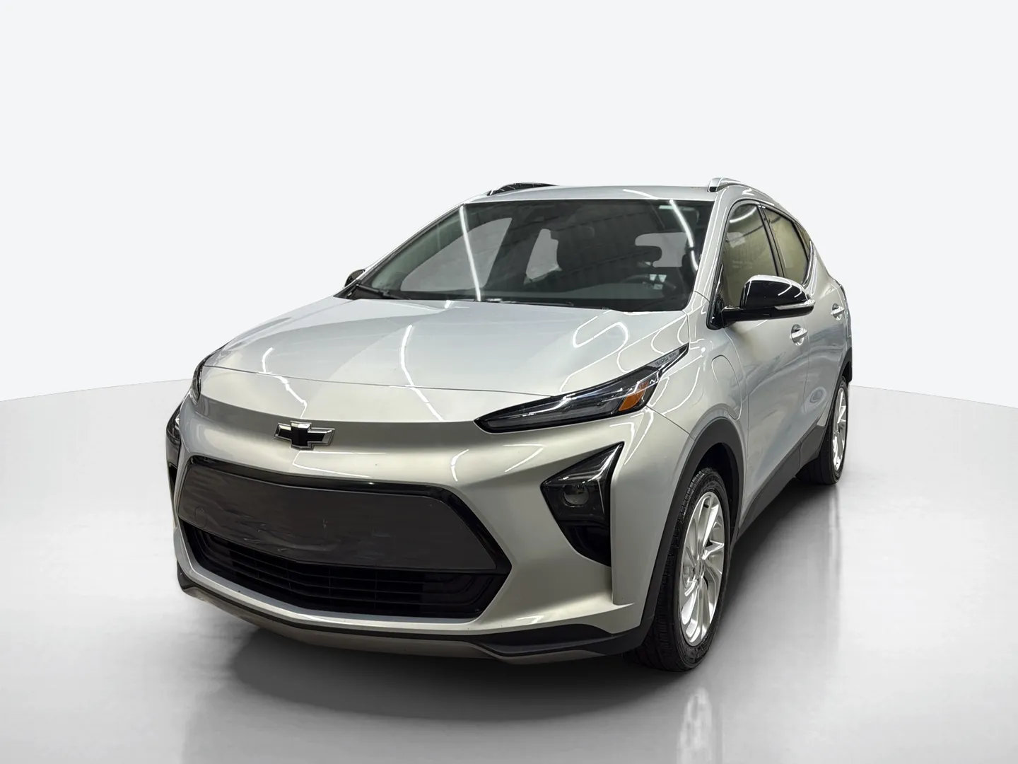 2023 Chevrolet Bolt EUV — image 1 of 8