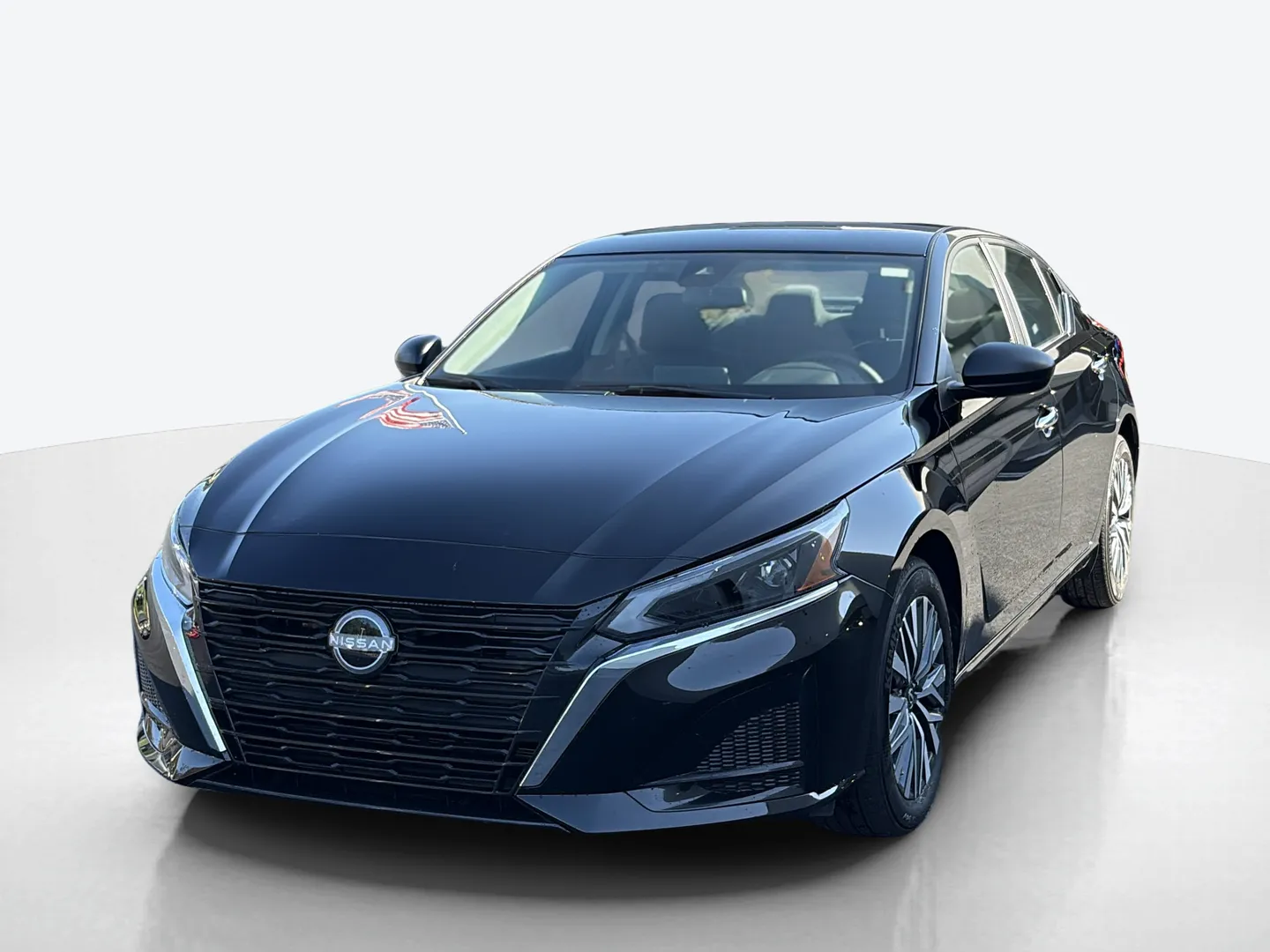 2025 Nissan Altima — image 1 of 8