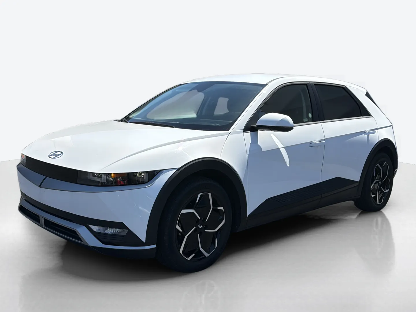 2023 Hyundai IONIQ 5 — image 1 of 8