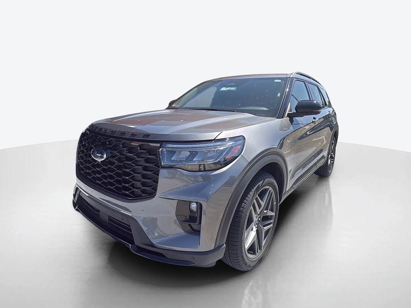 2025 Ford Explorer — image 1 of 8