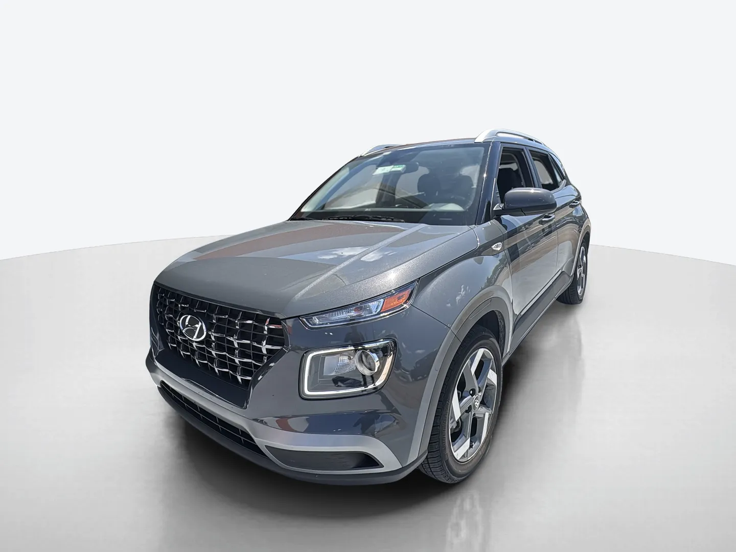 2025 Hyundai Venue — image 1 of 8