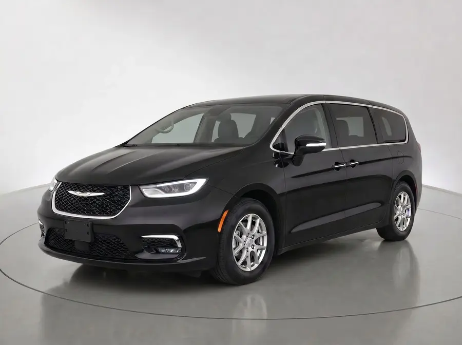 2025 Chrysler Pacifica — image 1 of 9