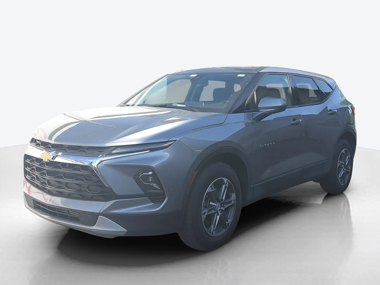 2025 Chevrolet Blazer — image 1 of 8