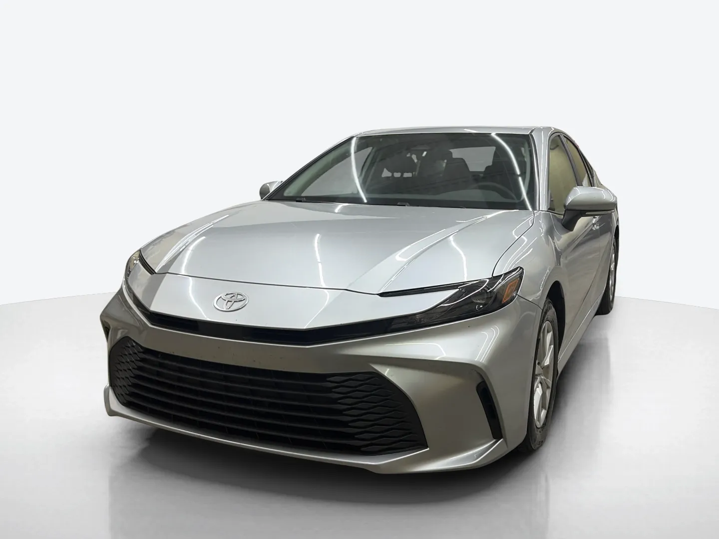 2025 Toyota Camry — image 1 of 8