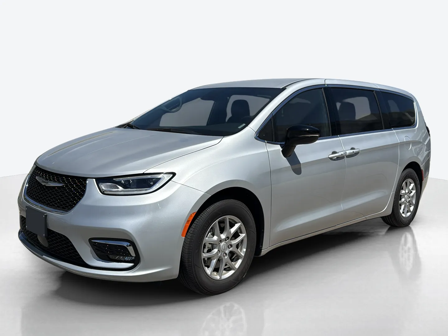 2026 Chrysler Pacifica — image 1 of 8