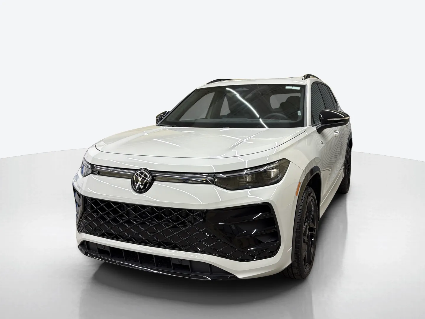 2026 Volkswagen Tiguan — image 1 of 8
