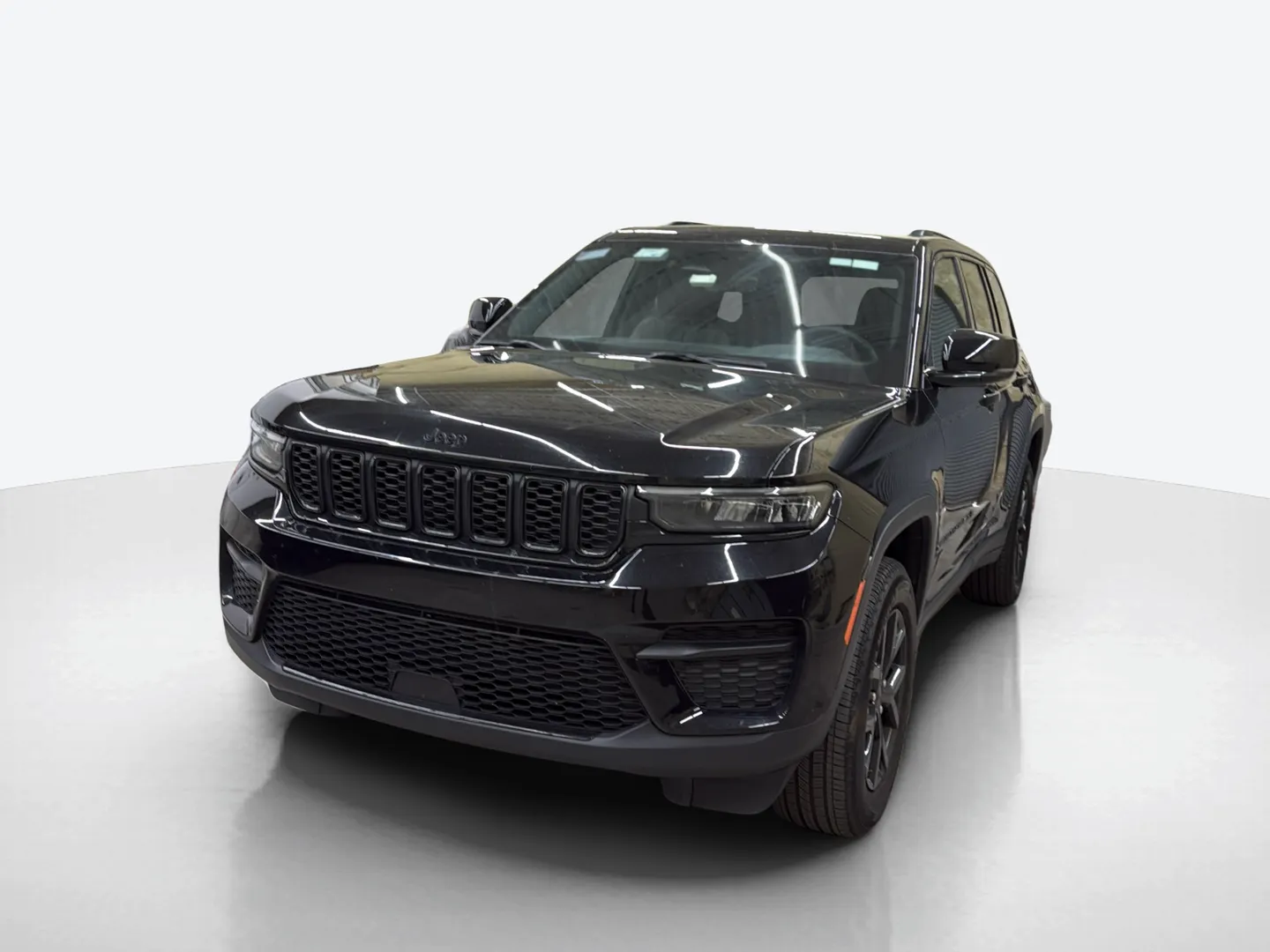 2025 Jeep Grand Cherokee — image 1 of 8