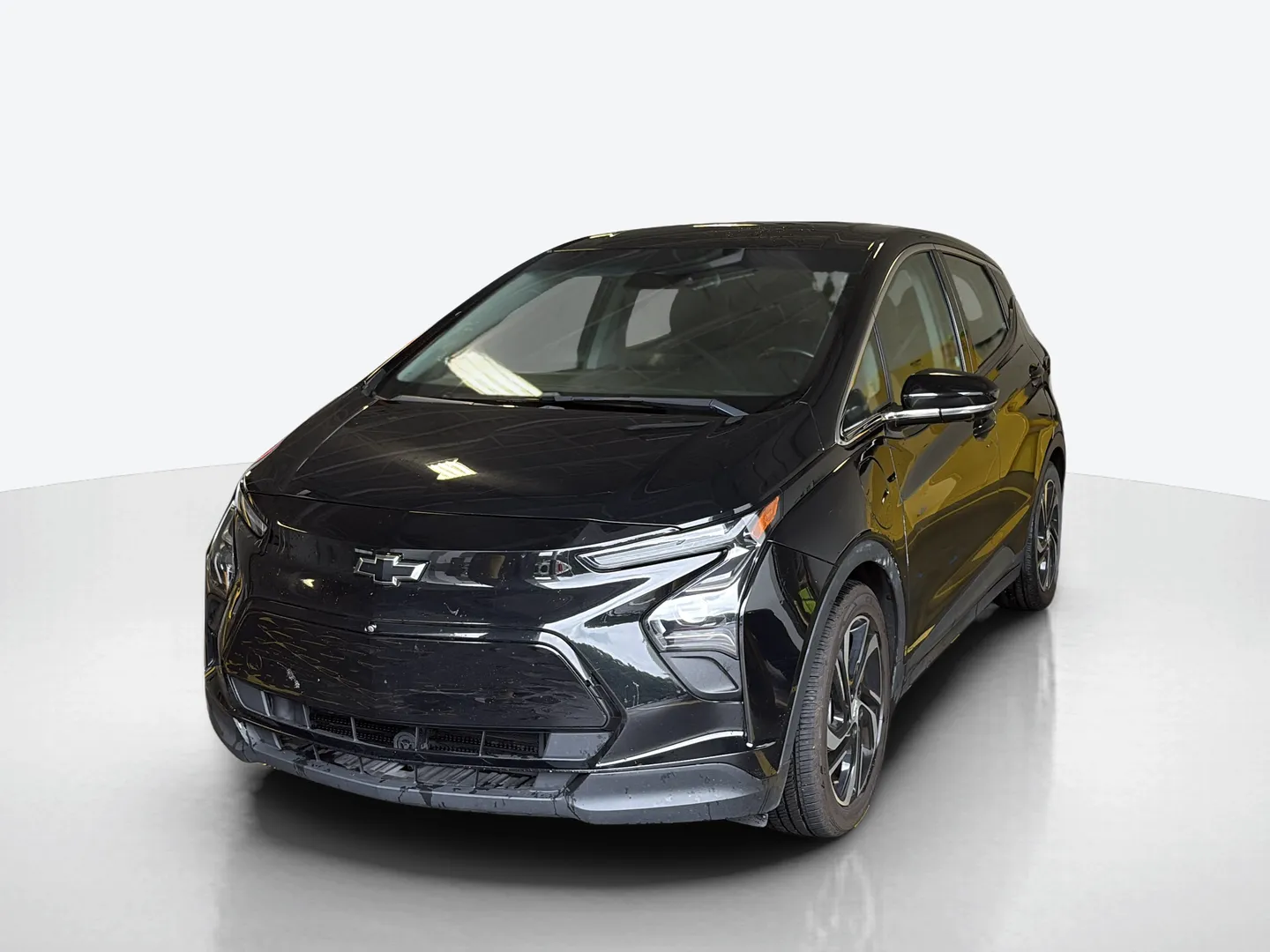 2023 Chevrolet Bolt EV — image 1 of 8