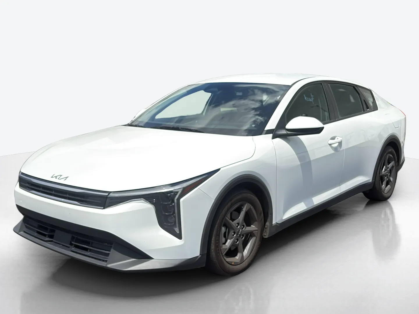 2025 Kia K4 — image 1 of 8