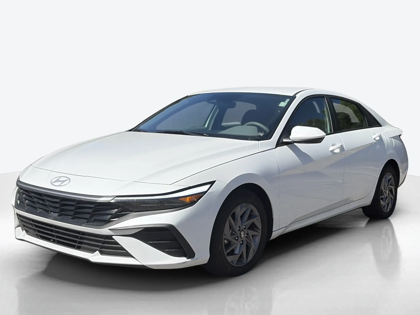 2026 Hyundai Elantra Hybrid — image 1 of 8