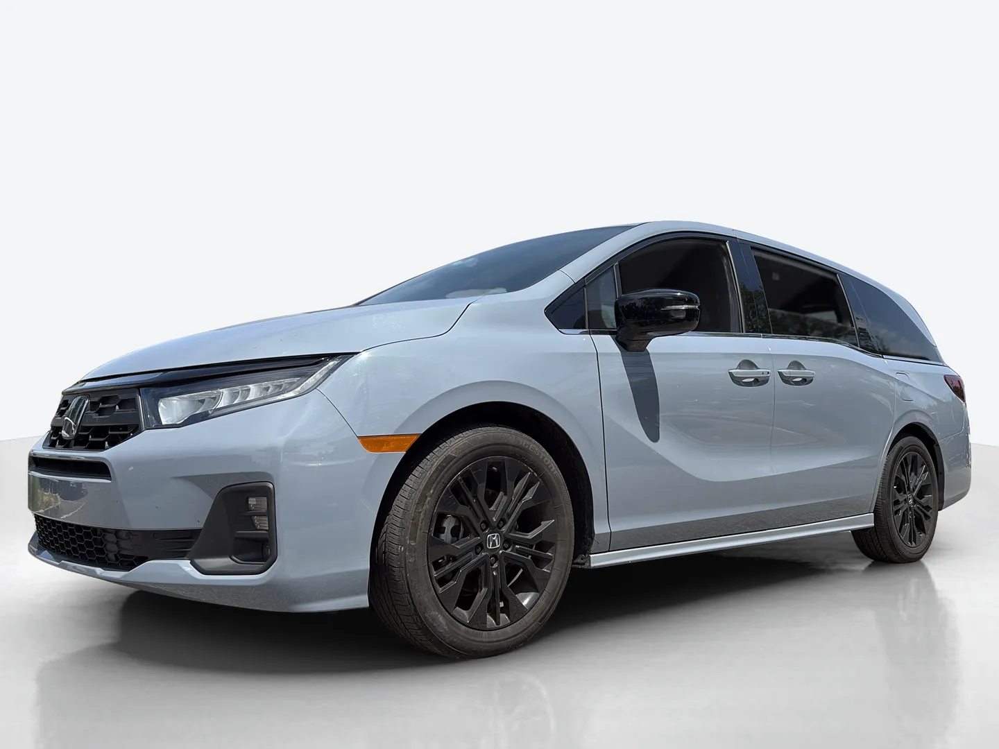 2025 Honda Odyssey — image 1 of 8