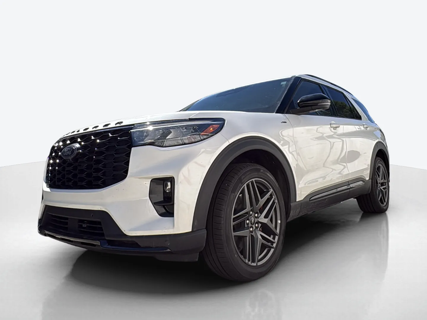 2025 Ford Explorer — image 1 of 8