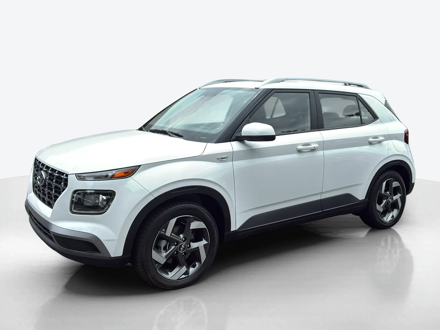 2026 Hyundai Venue — image 1 of 8