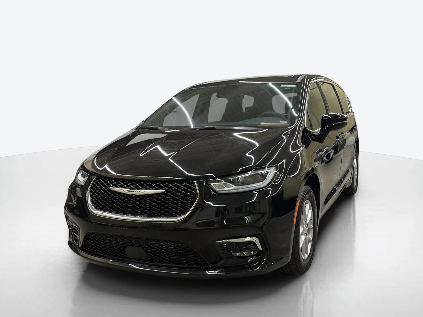 2026 Chrysler Pacifica — image 1 of 8