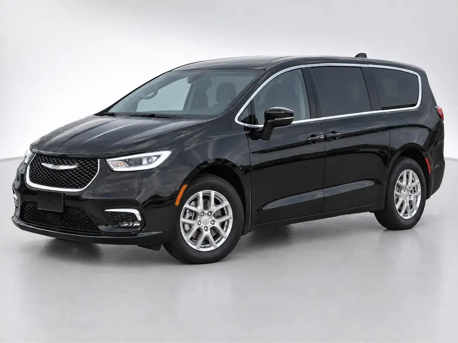 2026 Chrysler Pacifica — image 1 of 9