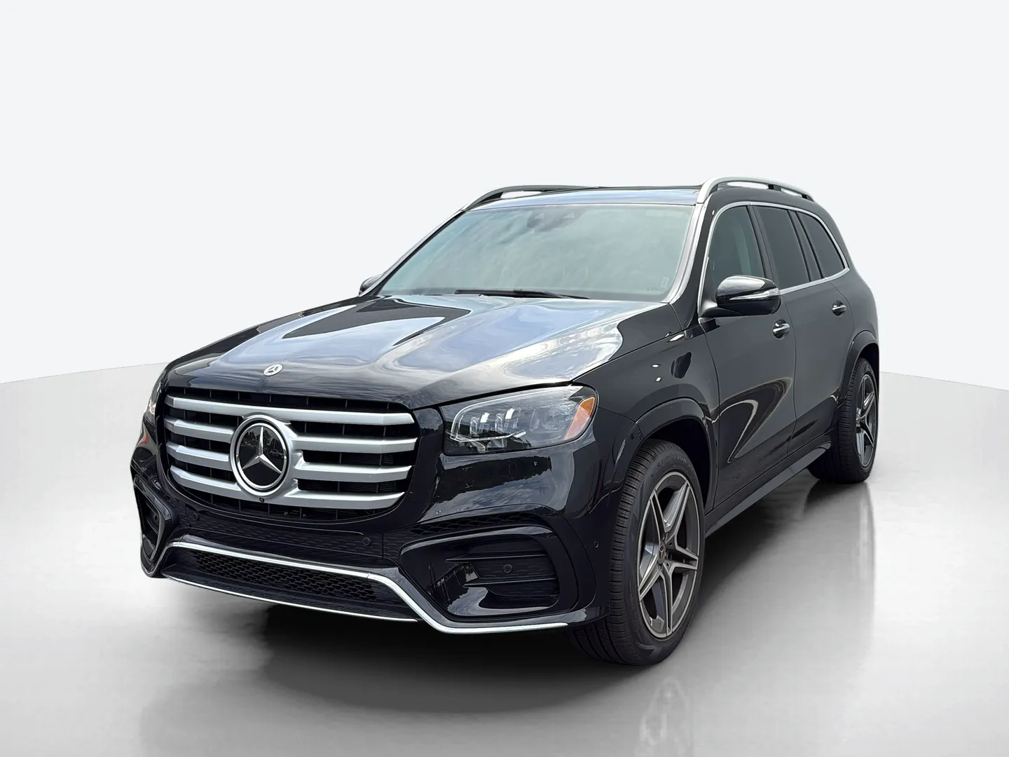 2026 Mercedes-Benz GLS — image 1 of 8