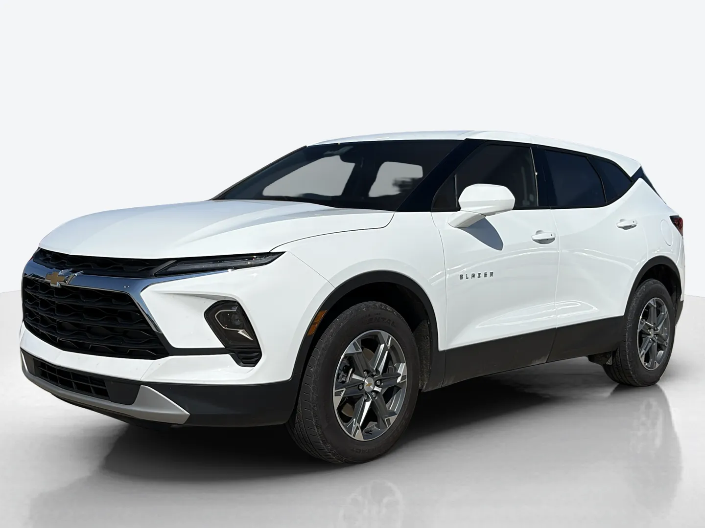 2025 Chevrolet Blazer — image 1 of 8