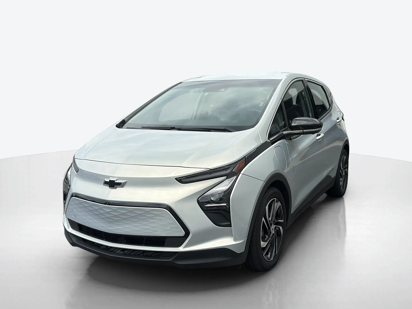 2023 Chevrolet Bolt EV — image 1 of 8