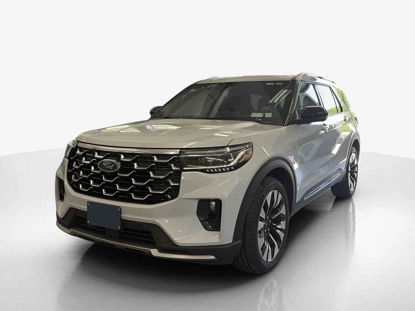 2025 Ford Explorer — image 1 of 8