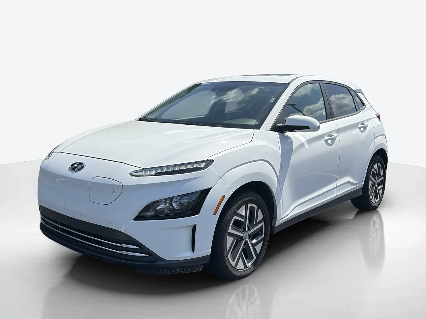 2023 Hyundai Kona Electric — image 1 of 8