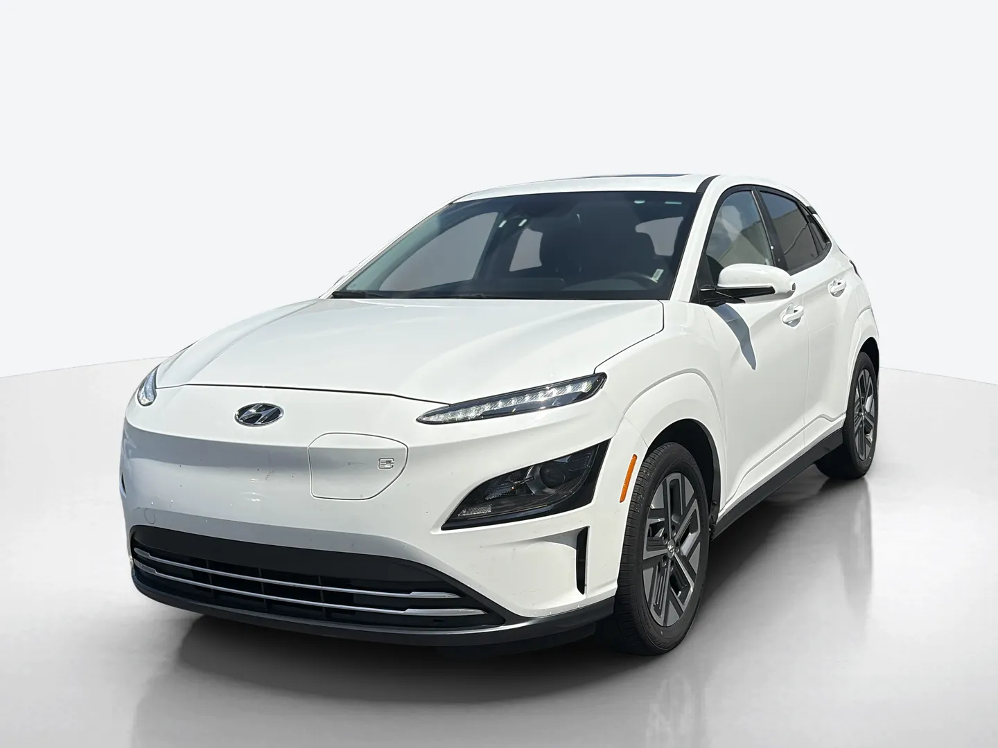 2023 Hyundai Kona Electric — image 1 of 8