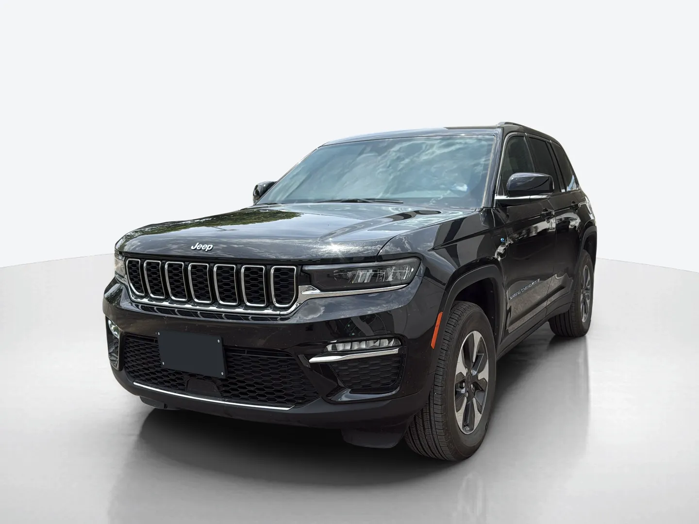 2025 Jeep Grand Cherokee 4xe — image 1 of 8
